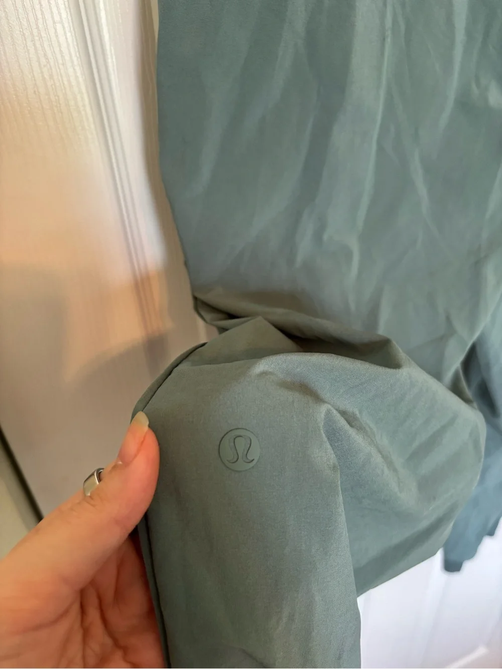 Lululemon The Wanderer Jogger Size 8 Green Teal Color Athletic Workout Pant